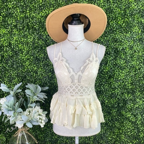 Bella lace top in ivory cream 🔥 - Picture 8 of 11